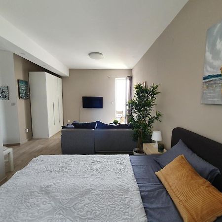 Apartment Danijela Novalja Luaran gambar