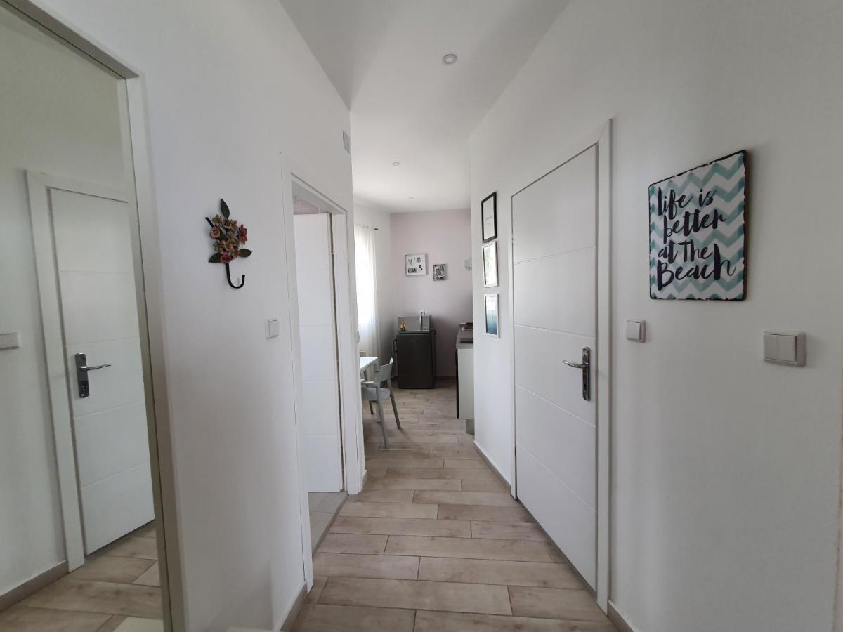 Apartment Danijela Novalja Luaran gambar