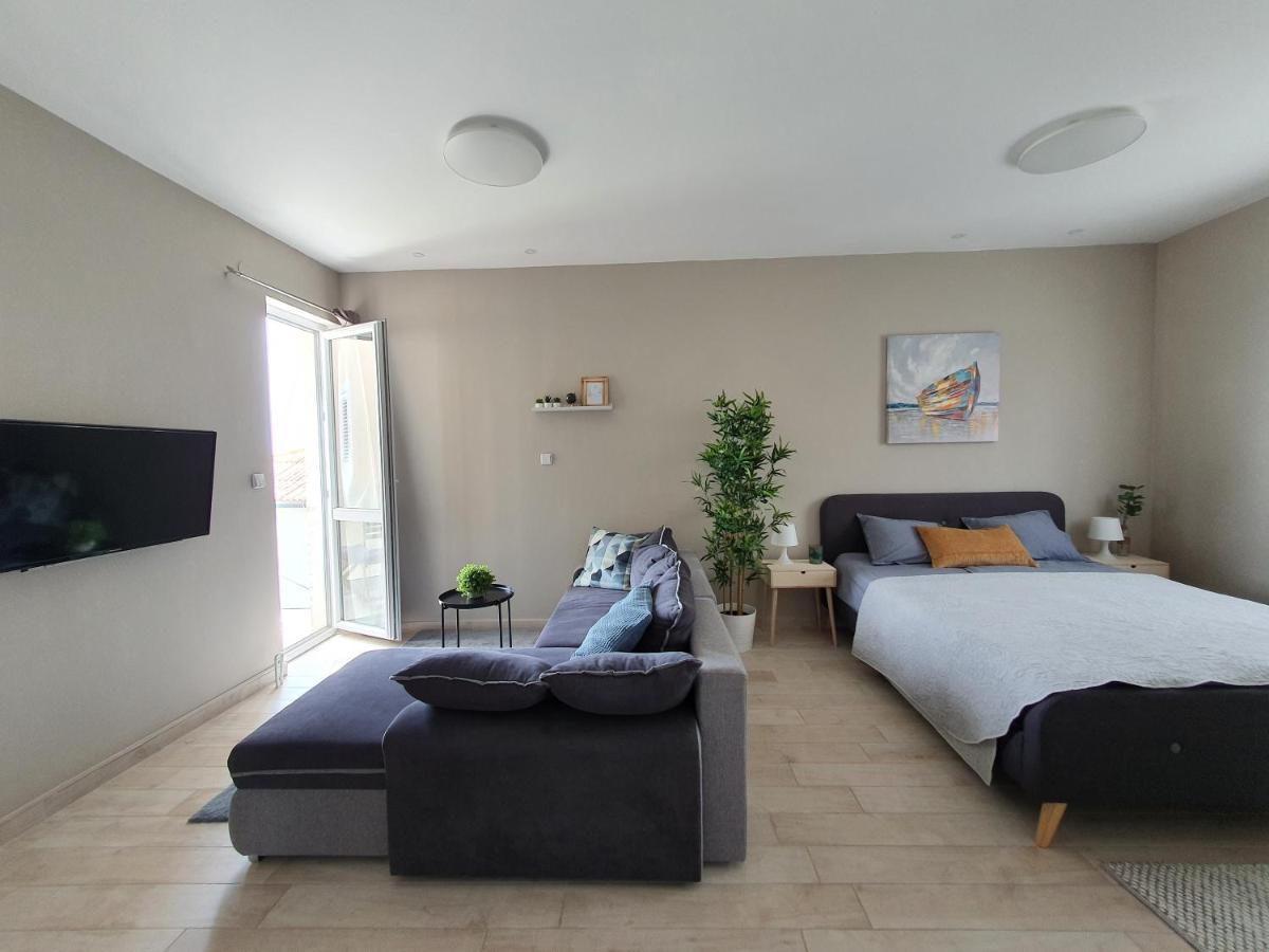 Apartment Danijela Novalja Luaran gambar