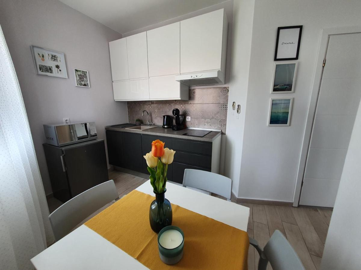 Apartment Danijela Novalja Luaran gambar