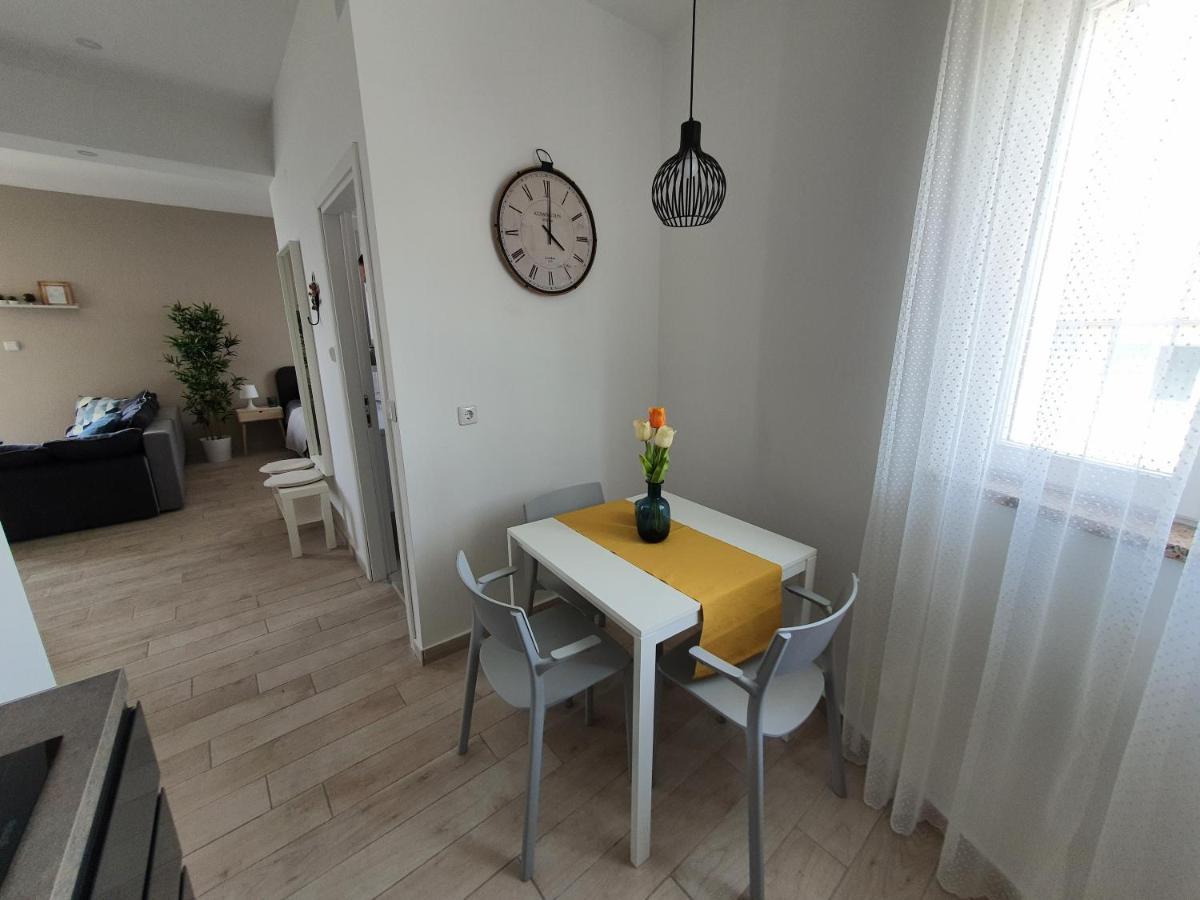 Apartment Danijela Novalja Luaran gambar